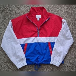 Cropped wind breaker jacket.